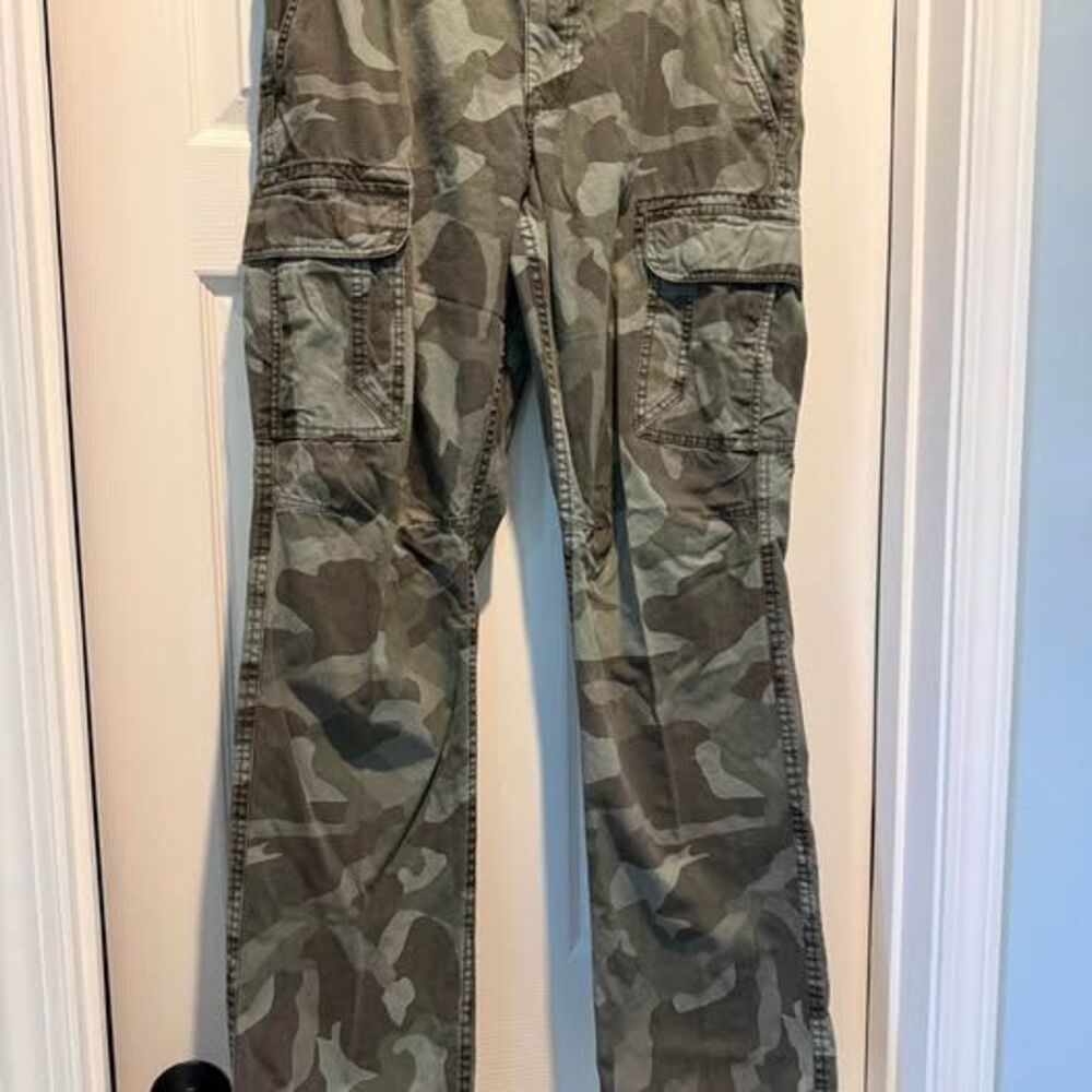Men's Urban Pipeline Camouflage Cargo Pants Size 32x34